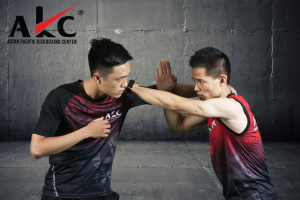 Khóa Học Kỹ Năng Tự Vệ Và Thoát Hiểm